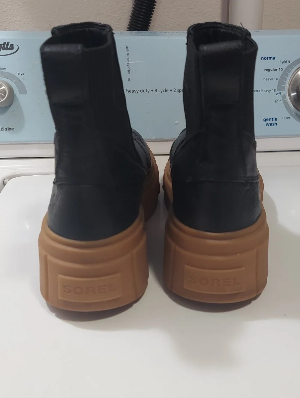 Sorel Caribou X Boot Chelsea  Woman's Size 11